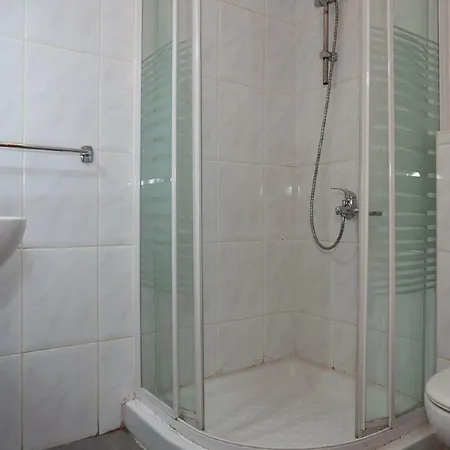 Near The Beach With A Huge Terrace / Patio, Wifi And Parking. Appartamento