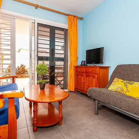 Near The Beach With A Huge Terrace / Patio, Wifi And Parking. Appartamento *