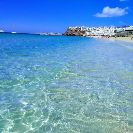 Near The Beach With A Huge Terrace / Patio, Wifi And Parking. Appartamento