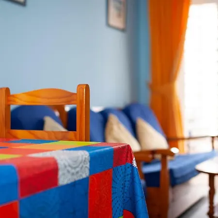Appartamento Near The Beach With A Huge Terrace / Patio, Wifi And Parking. *